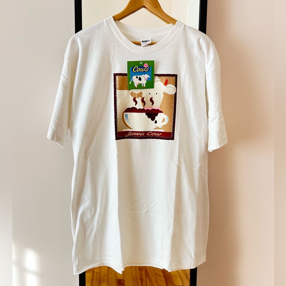 NWT Vintage Y2K Cows Creamery 🍦🇨🇦 Java Cow souvenir tee shirt deadstock food